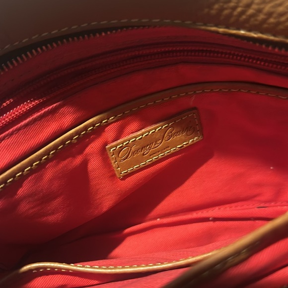 Dooney & Bourke Brown Pebble Leather Handbag & Crossbody w/ wallet & accessories - Picture 4 of 7